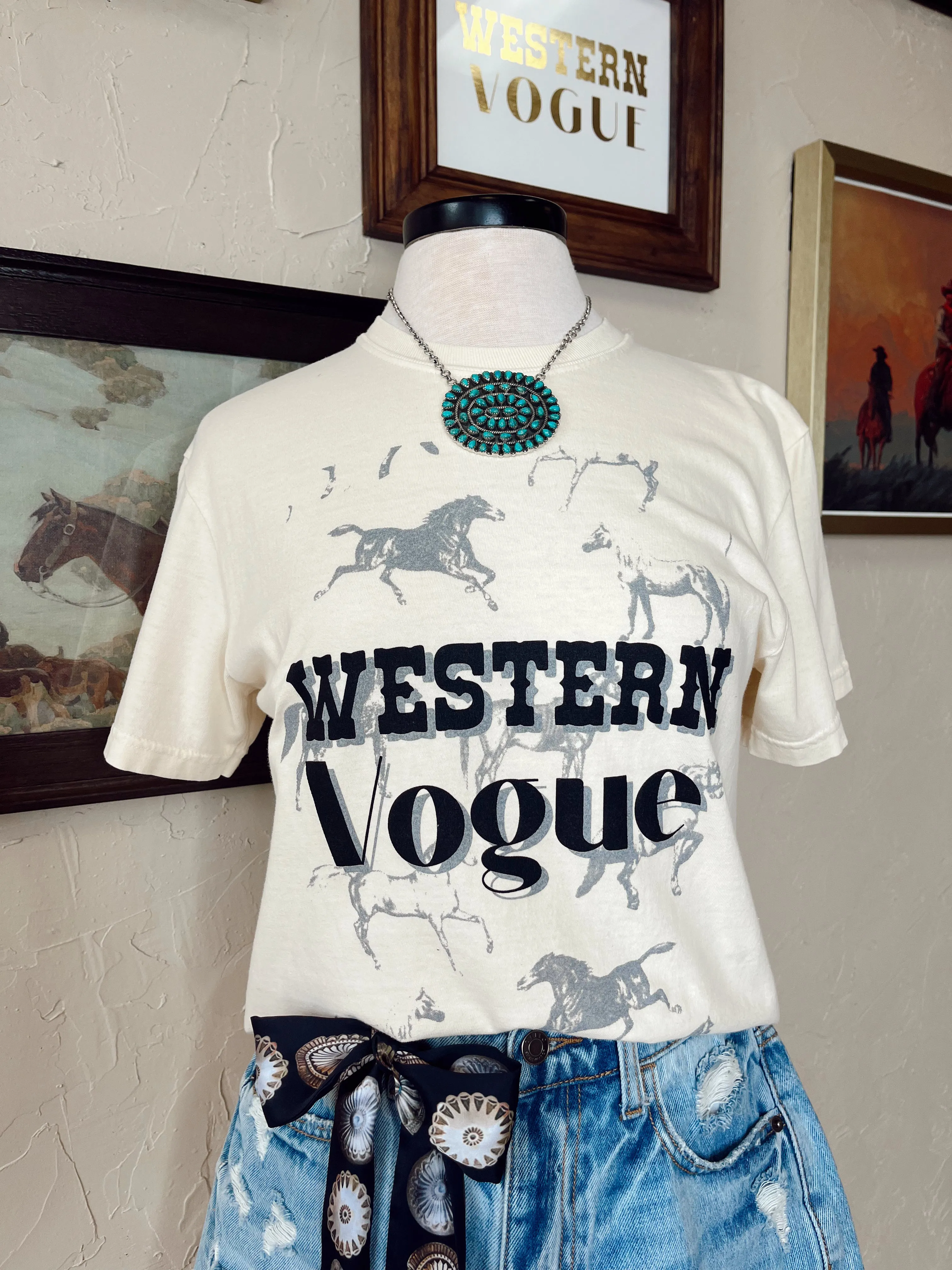 The Wild Horses Western Vogue Cropped T-Shirt