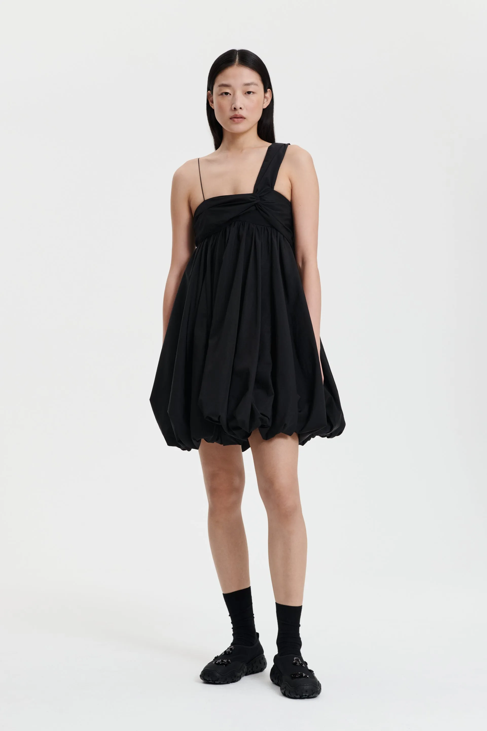 VICTORIA | DRESS CRINKLE PARACHUTE BLACK